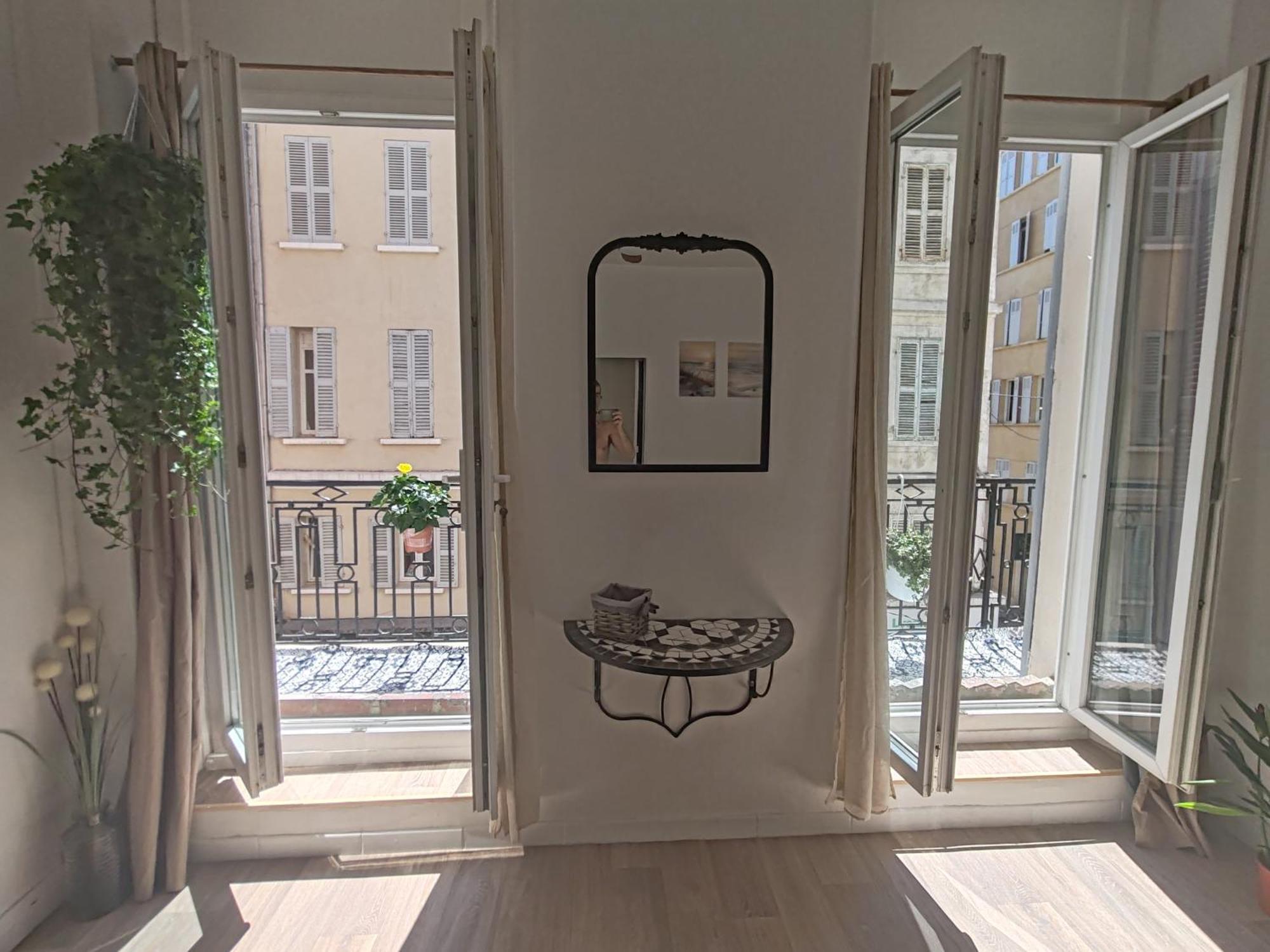 Appartamento T3 Grand Balcon Au Coeur Du Vieux Port Marsiglia Esterno foto